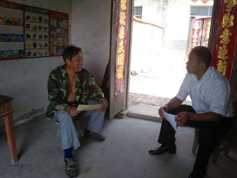 高乾武局長走訪貧困戶.jpg
