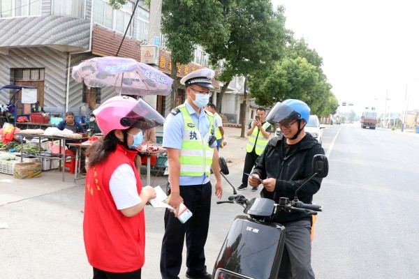 “一帶一盔”志愿服務宣傳(1).jpg