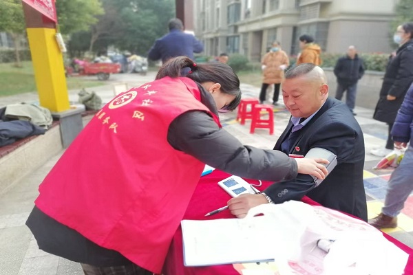 開展便民服務(wù).jpg